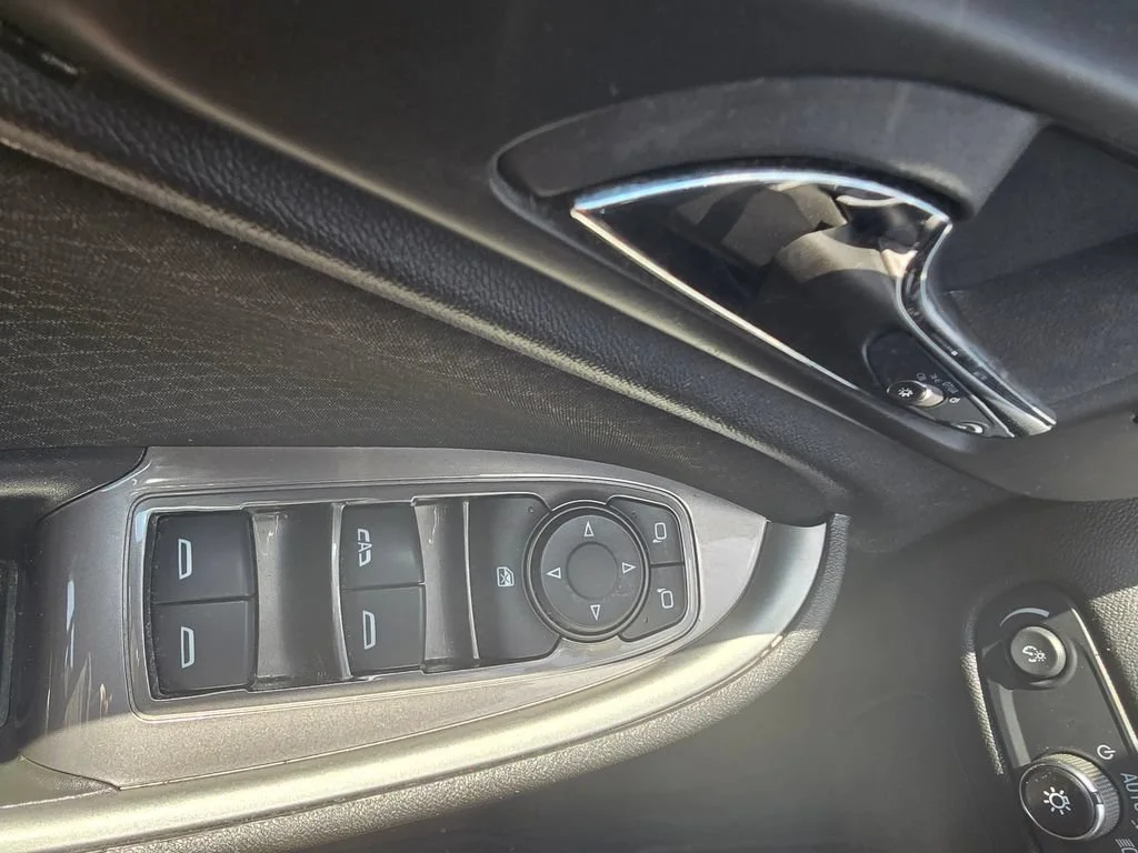 Used 2024 Sterling Gray Metallic Chevrolet 1LT image 21