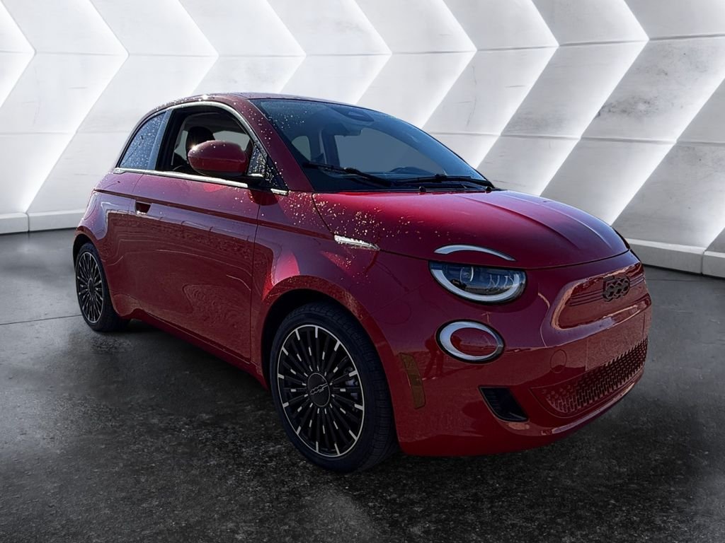 2024 FIAT 500e Base