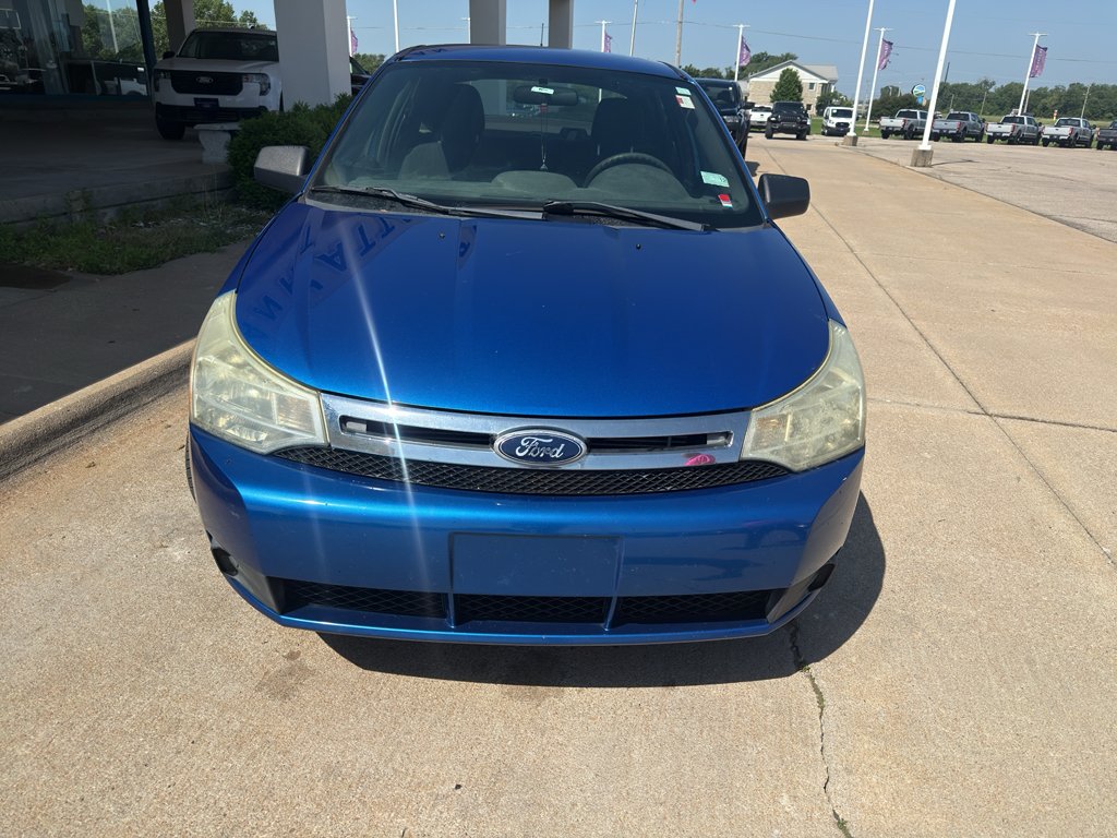 Used 2011 Blue Flame Metallic Ford SE image 11
