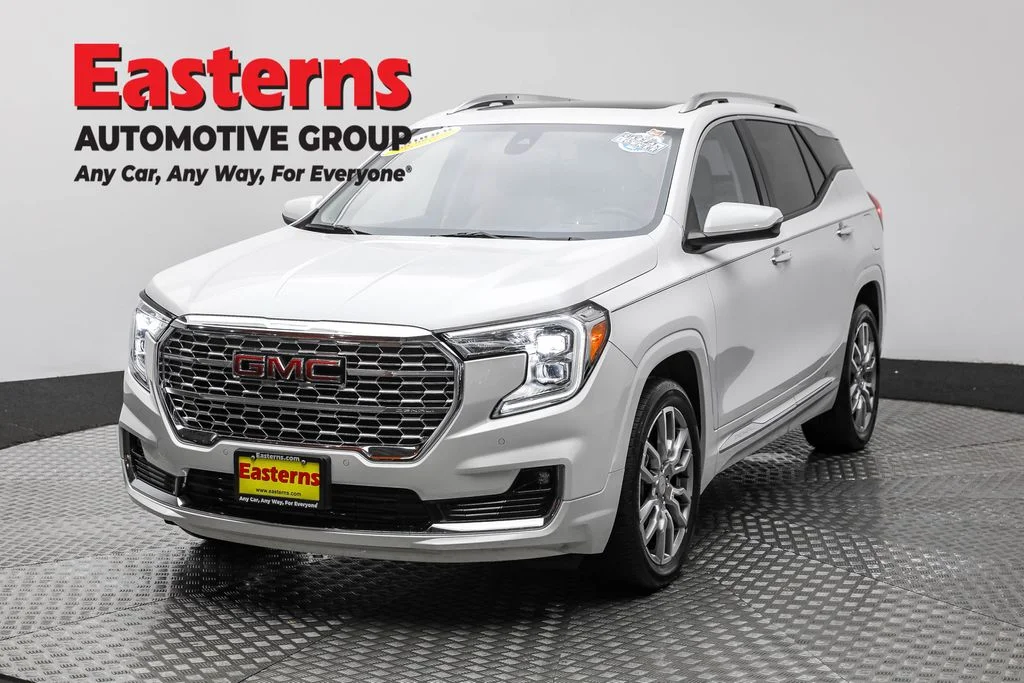Used 2023 White GMC Denali image 1