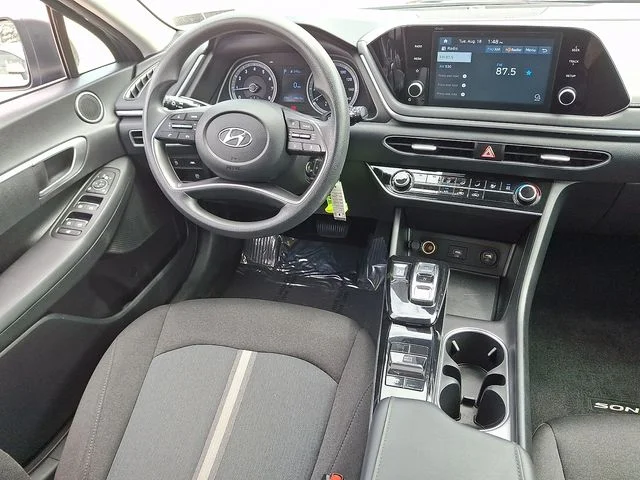 Used 2020 Blue Hyundai SE image 14
