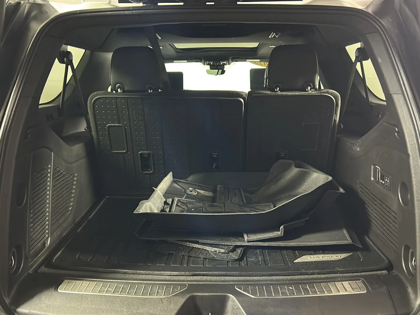 Used 2023 Summit White Chevrolet High Country image 8