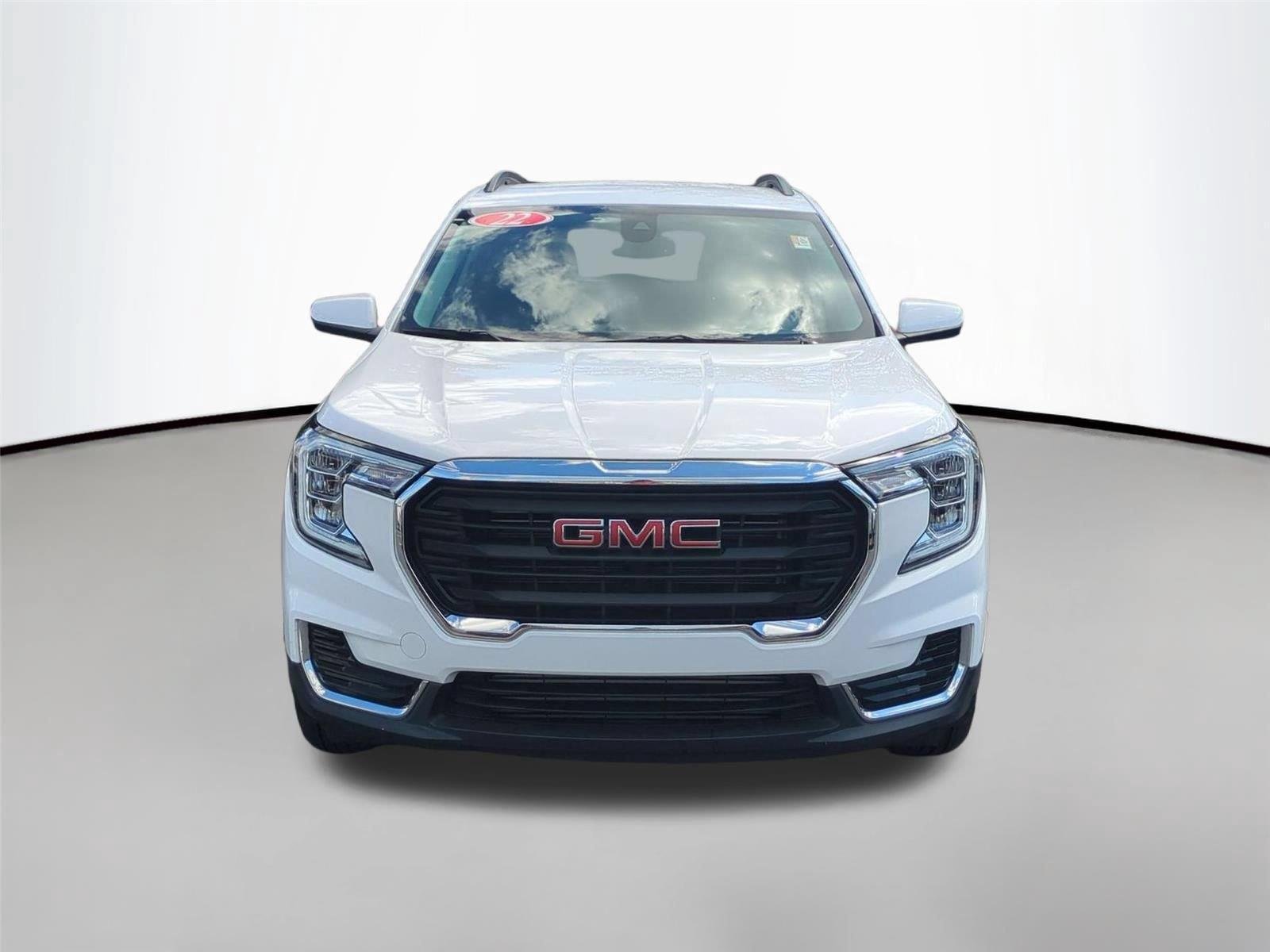 Used 2022 Summit White GMC SLE image 8