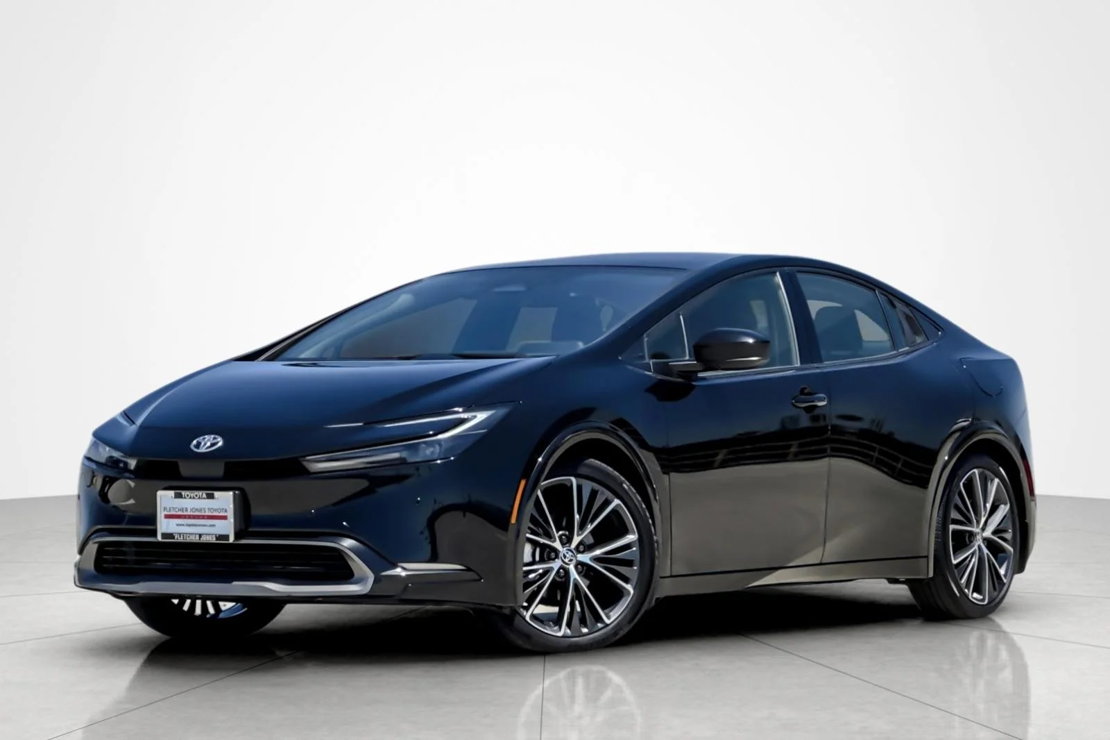 2024 Toyota Prius XLE FWD's photo