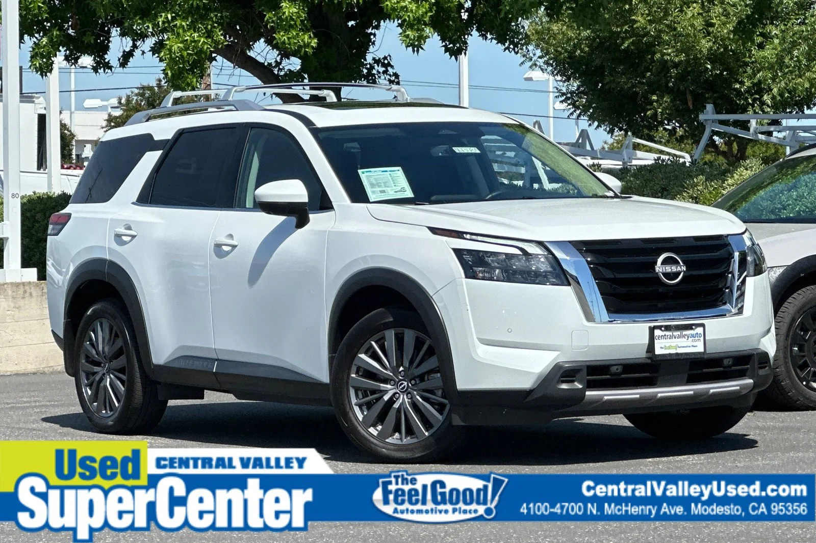 2025 Nissan Pathfinder SL 4WD's photo