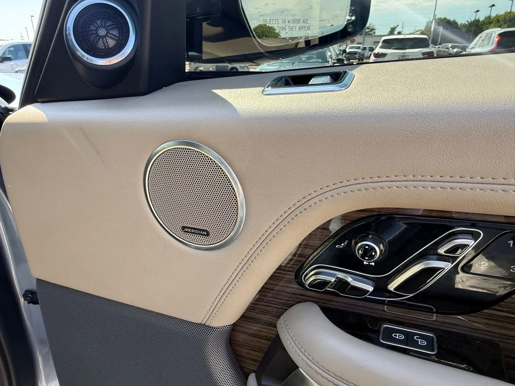 Used 2019 Blue Land Rover 3.0L V6 Supercharged HSE image 7