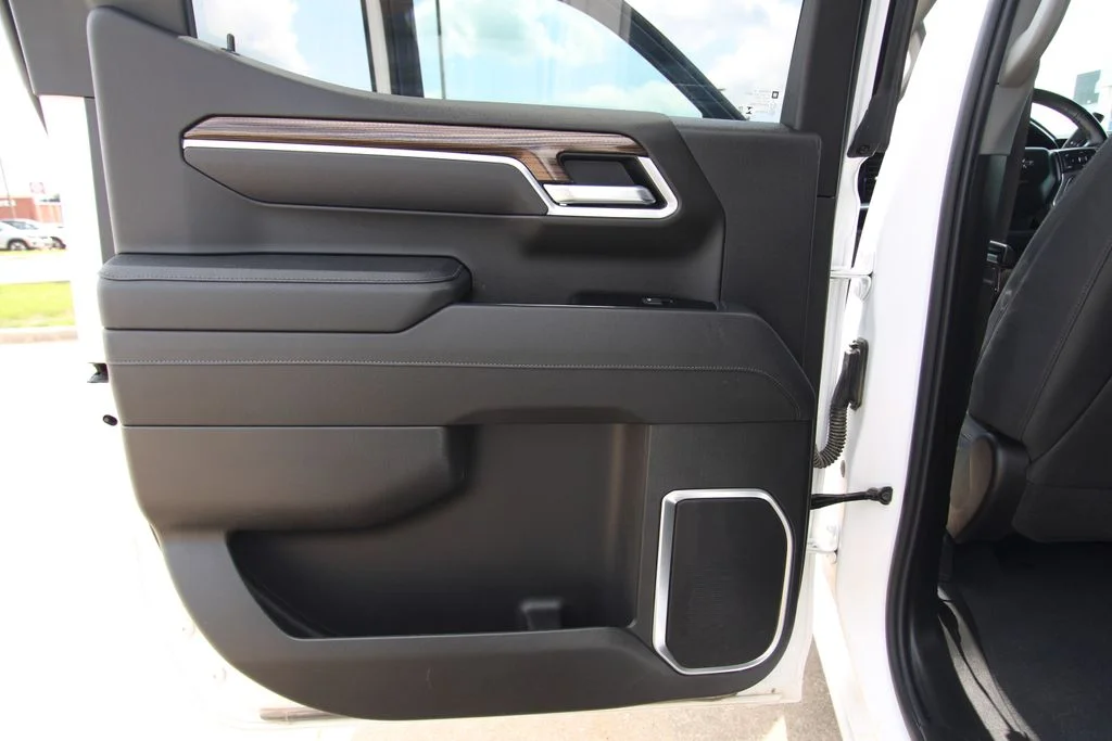 Used 2026 White Chevrolet RST image 39