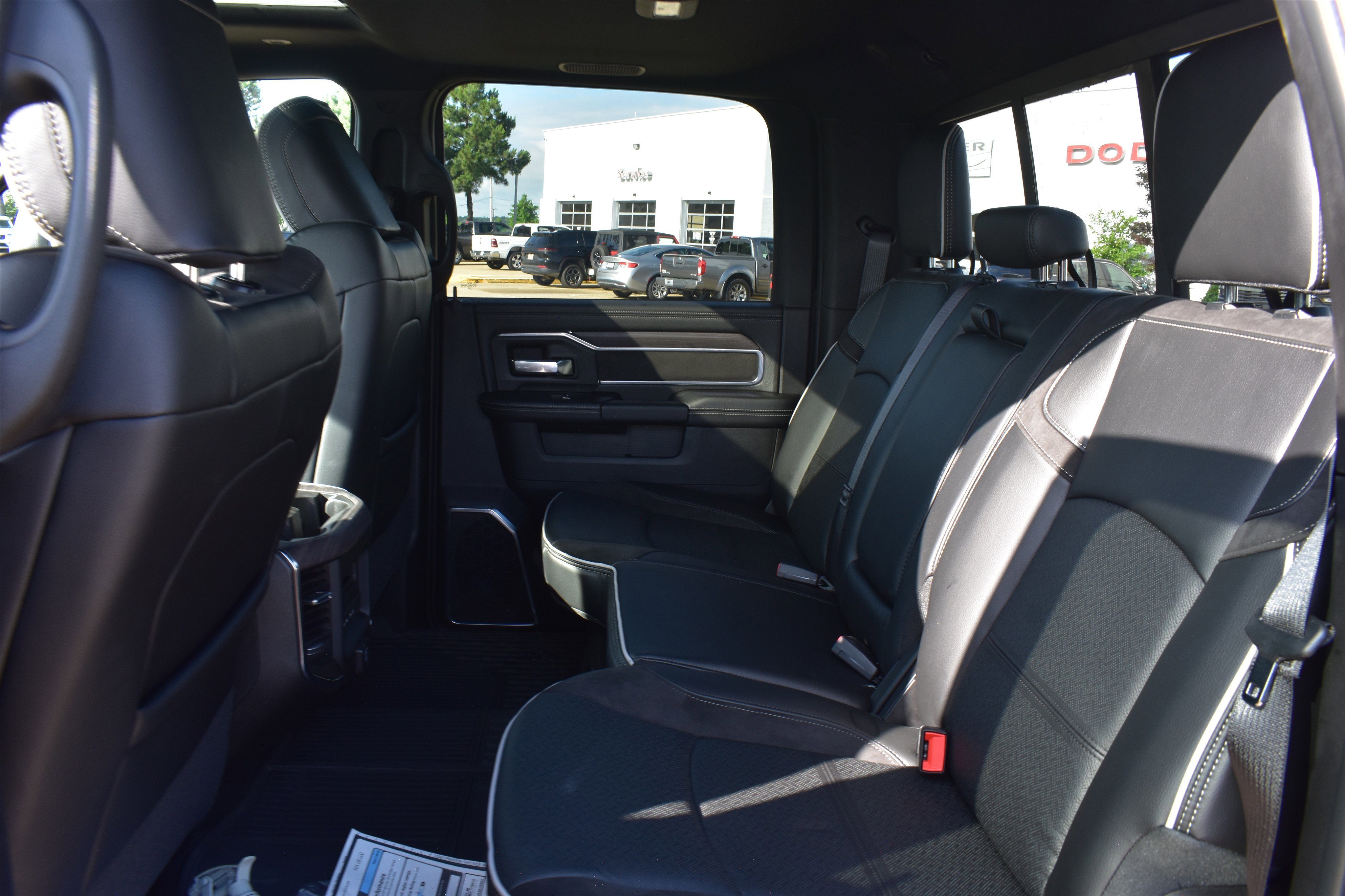 New 2026 Diamond Black Crystal Pearl-Coat Exterior Paint RAM Laramie image 19