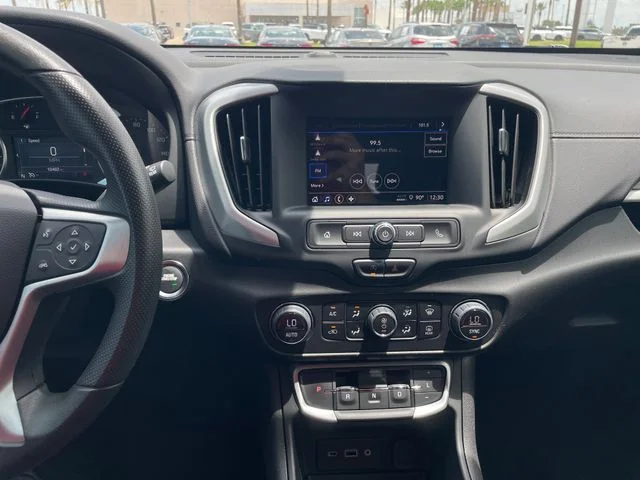 Used 2024 White GMC SLE image 17