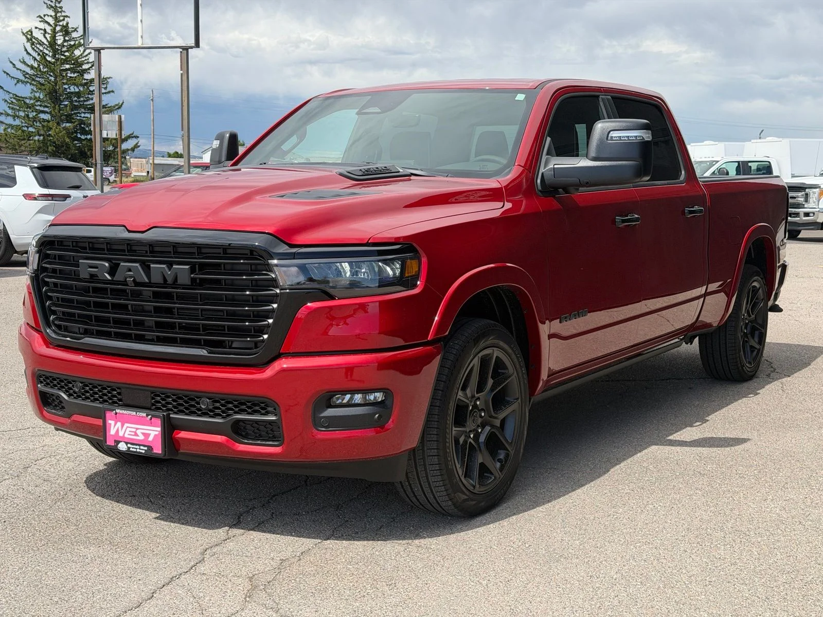 New 2026 Molten Red Pearl-Coat Exterior Paint RAM Laramie image 12