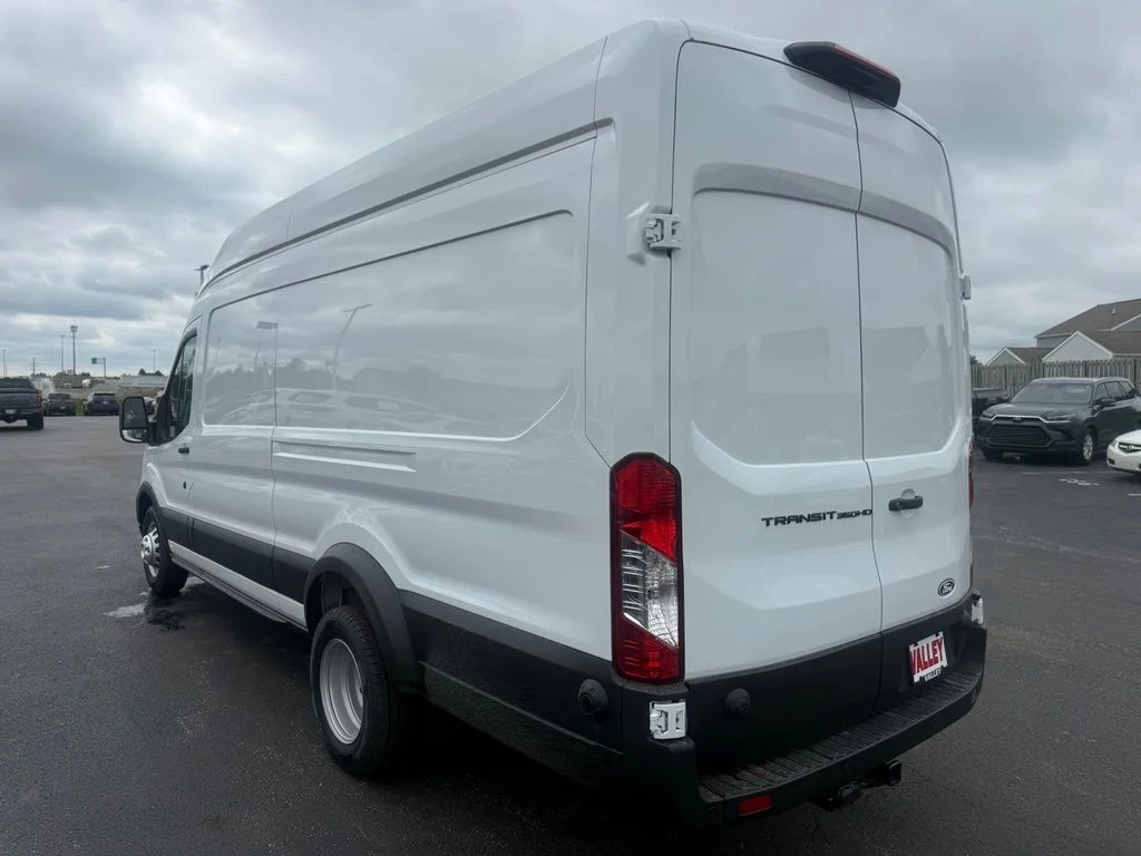New 2026 Oxford White Ford Cargo Van image 5