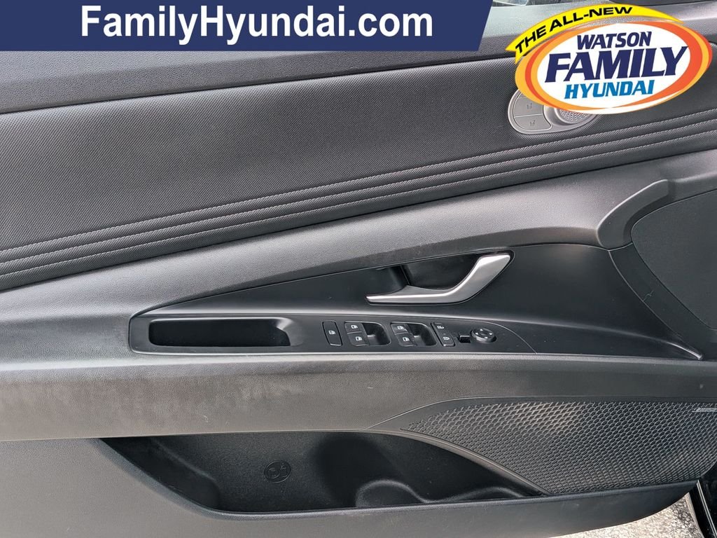 2023 Hyundai Elantra Limited - Photo 9