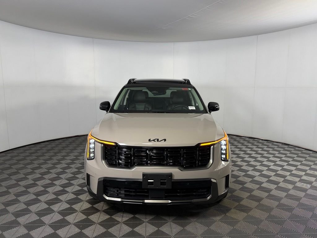 Used 2025 Brown Kia X-Line EX image 4