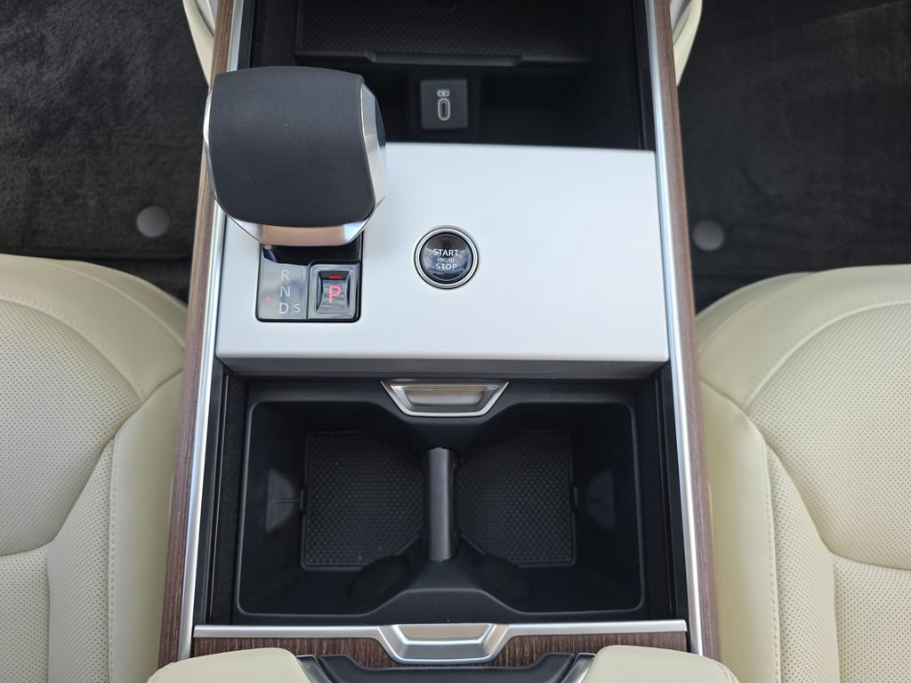 New 2026 Fuji White Land Rover SE image 27