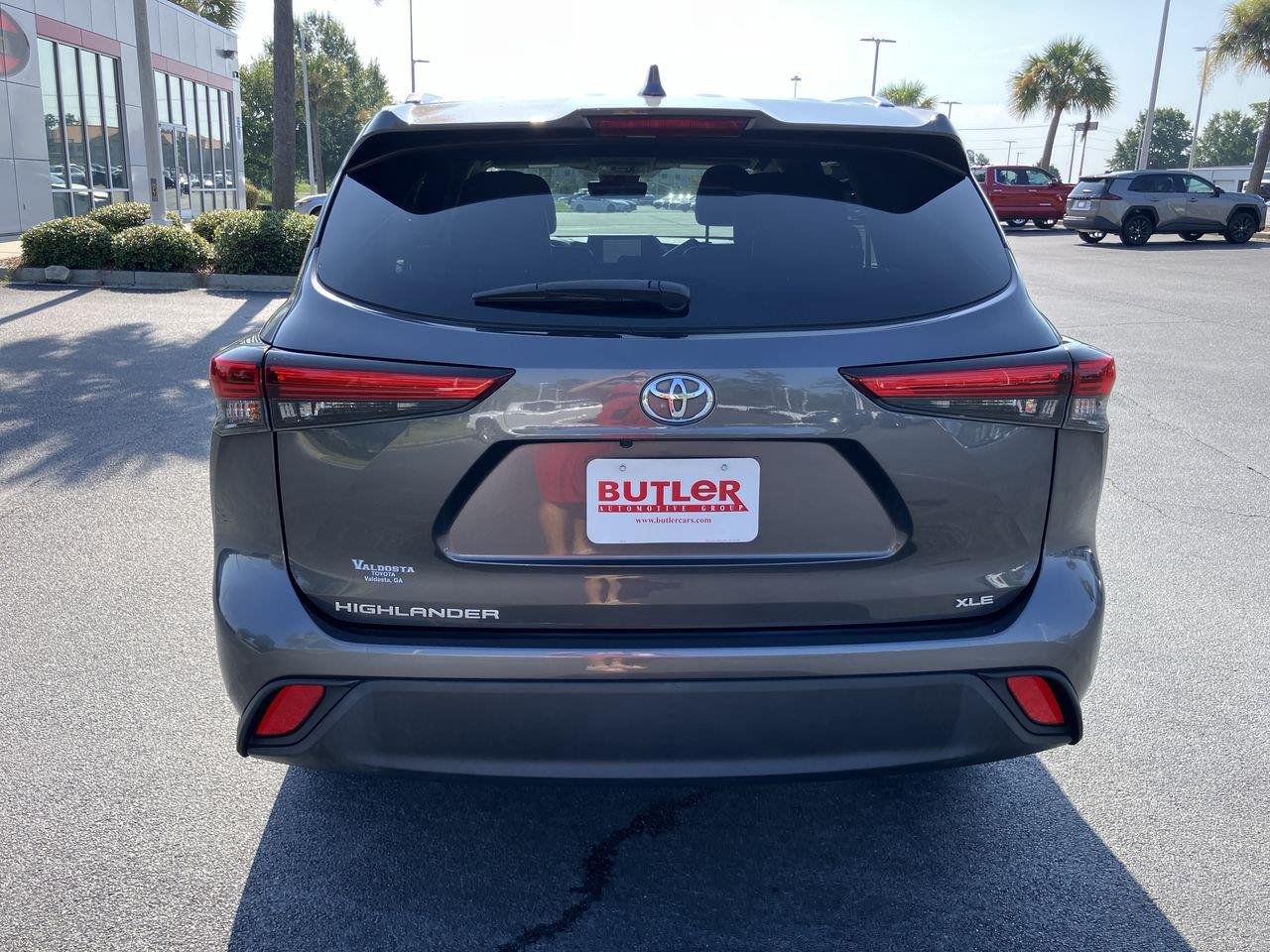 Used 2021 Gray (Magnetic Gray Metallic) Toyota XLE image 4