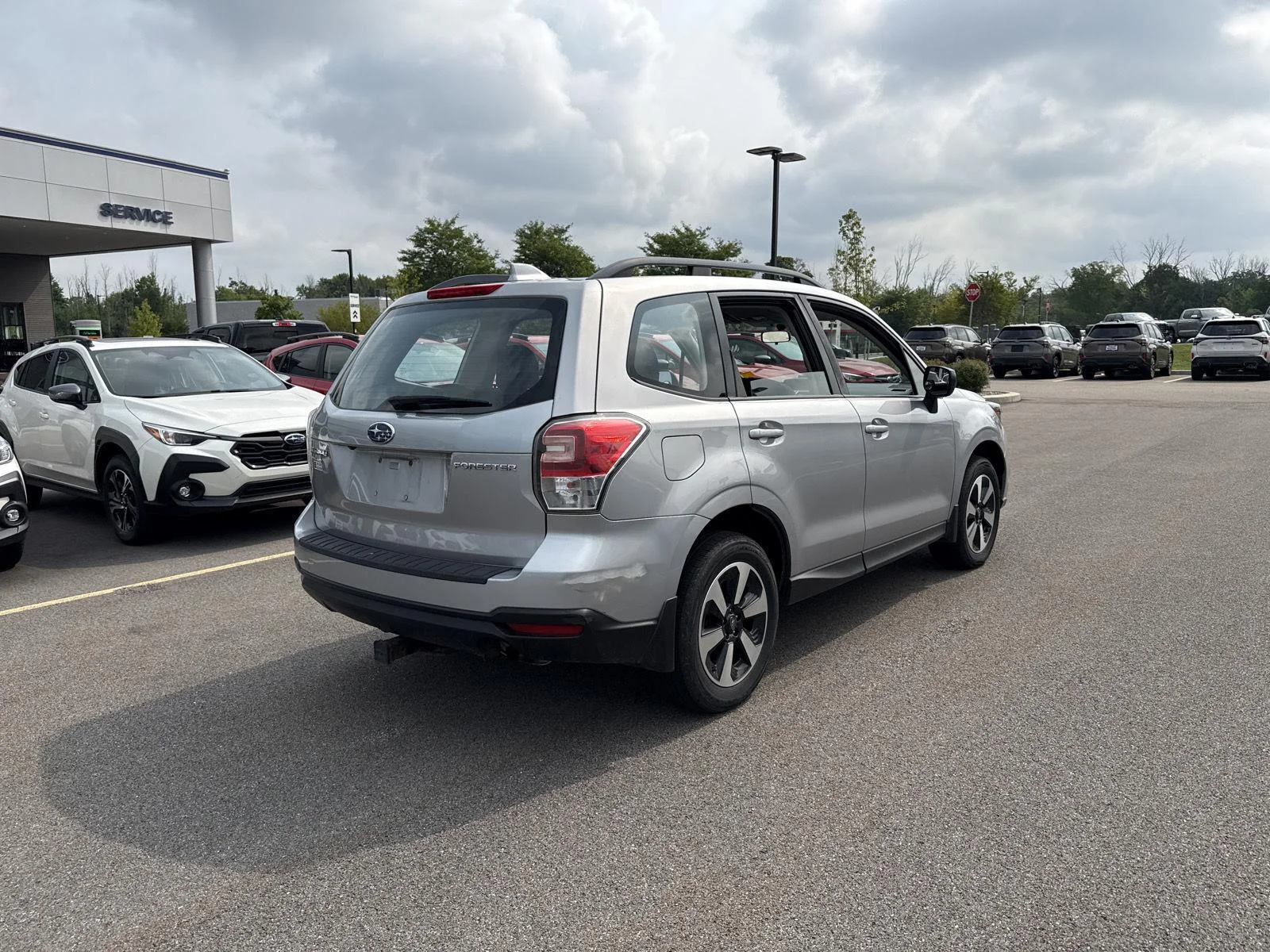 Used 2018 Ice Silver Metallic Subaru 2.5i image 4