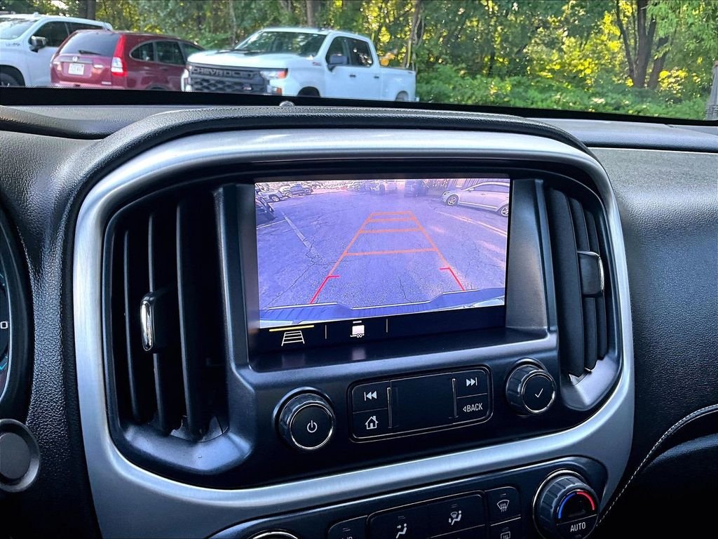 Used 2020 Gray GMC SLE1 image 18