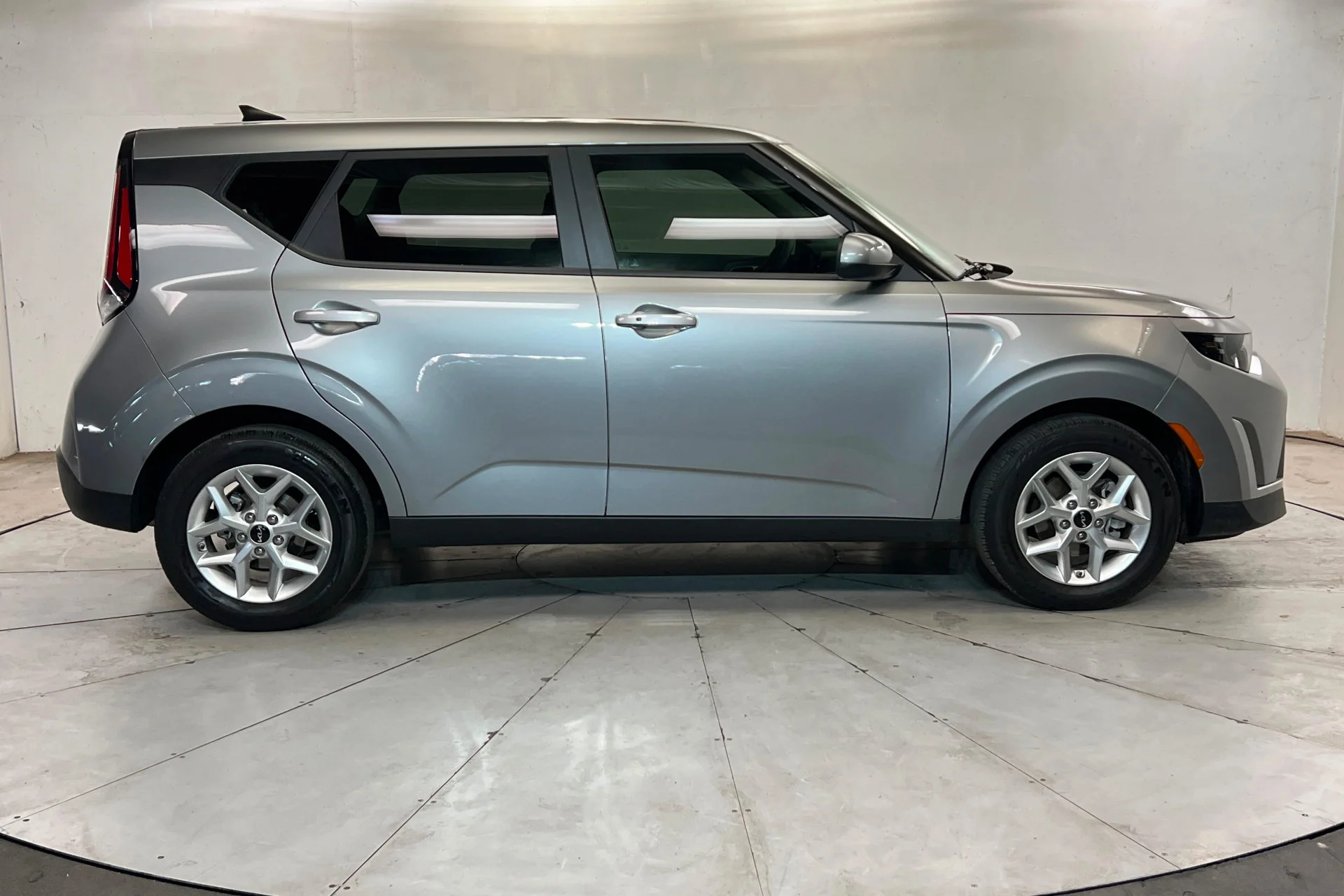 Used 2024 Steel Gray Kia S image 6