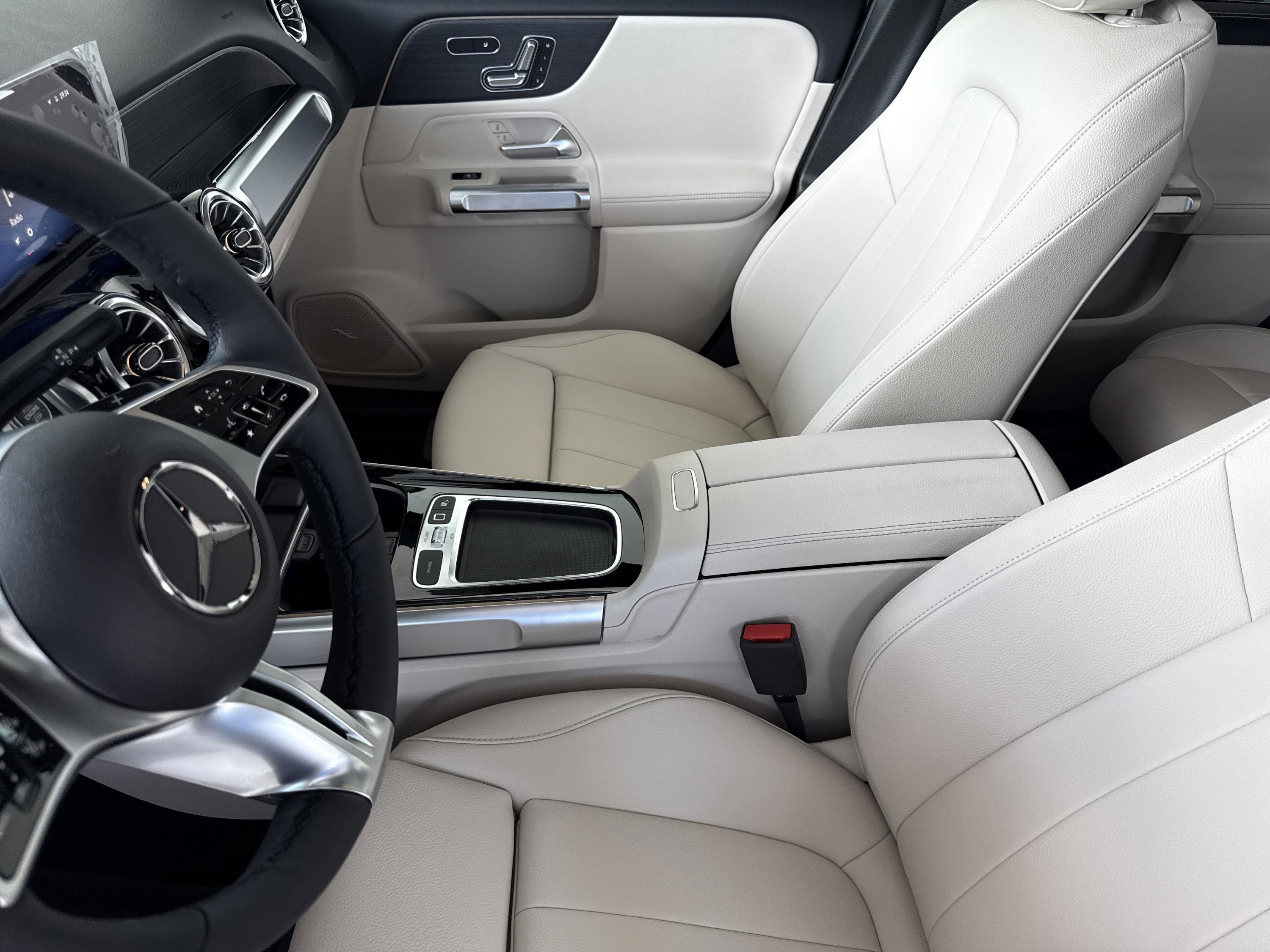 New 2026 Night Black Mercedes-Benz GLB 250 image 22
