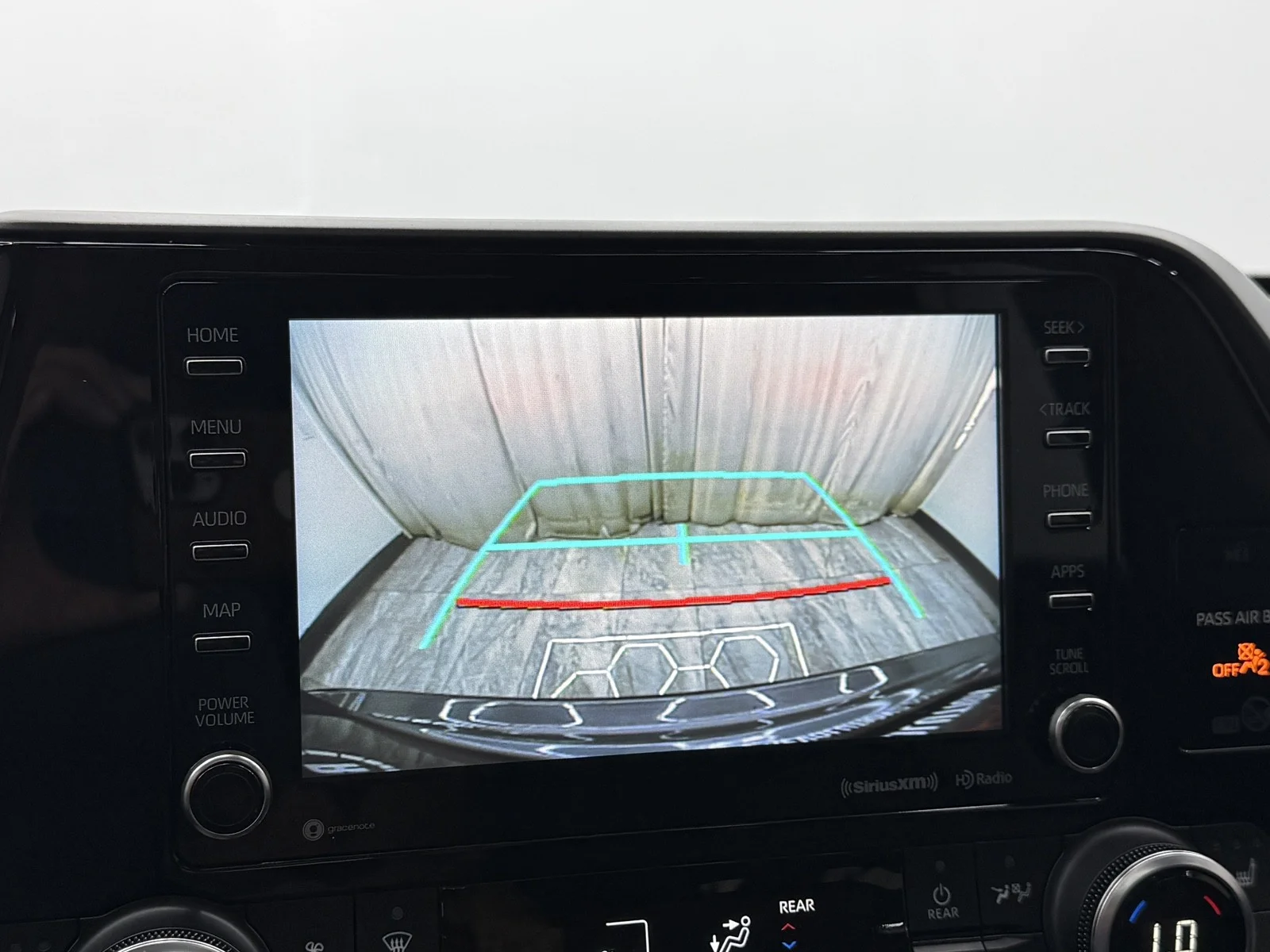 Used 2022 Magnetic Gray Metallic Toyota Hybrid XLE AWD image 25