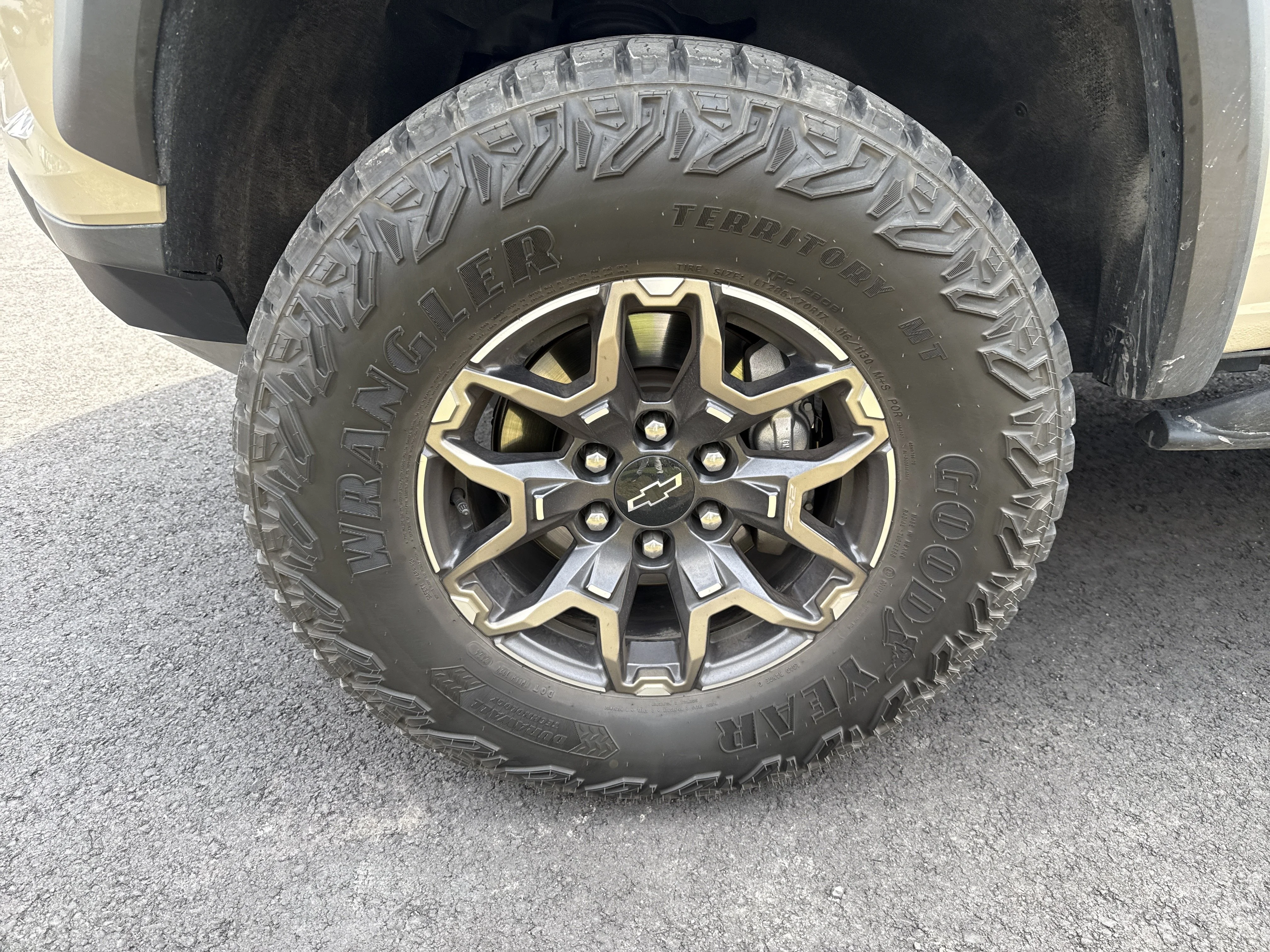 Used 2024 Sand Dune Metallic Chevrolet 4WD ZR2 image 11