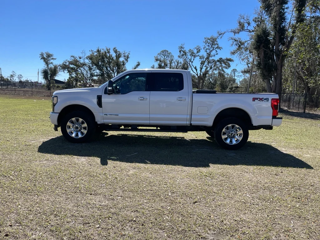 Used 2019 White Platinum Tri-Coat Metallic Ford LARIAT image 2