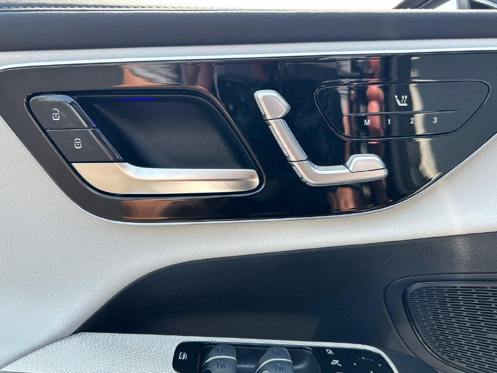 New 2026 Black Mercedes-Benz GLC 300 image 11