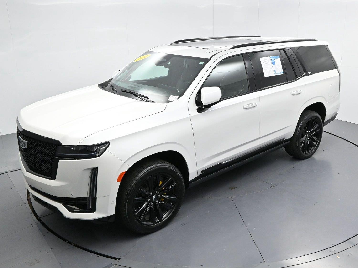 Used 2021 CRYSTAL WHITE TRICOAT Cadillac Sport Platinum image 49