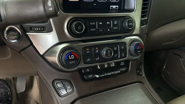 Used 2019 SUMMIT WHITE Chevrolet Premier image 31
