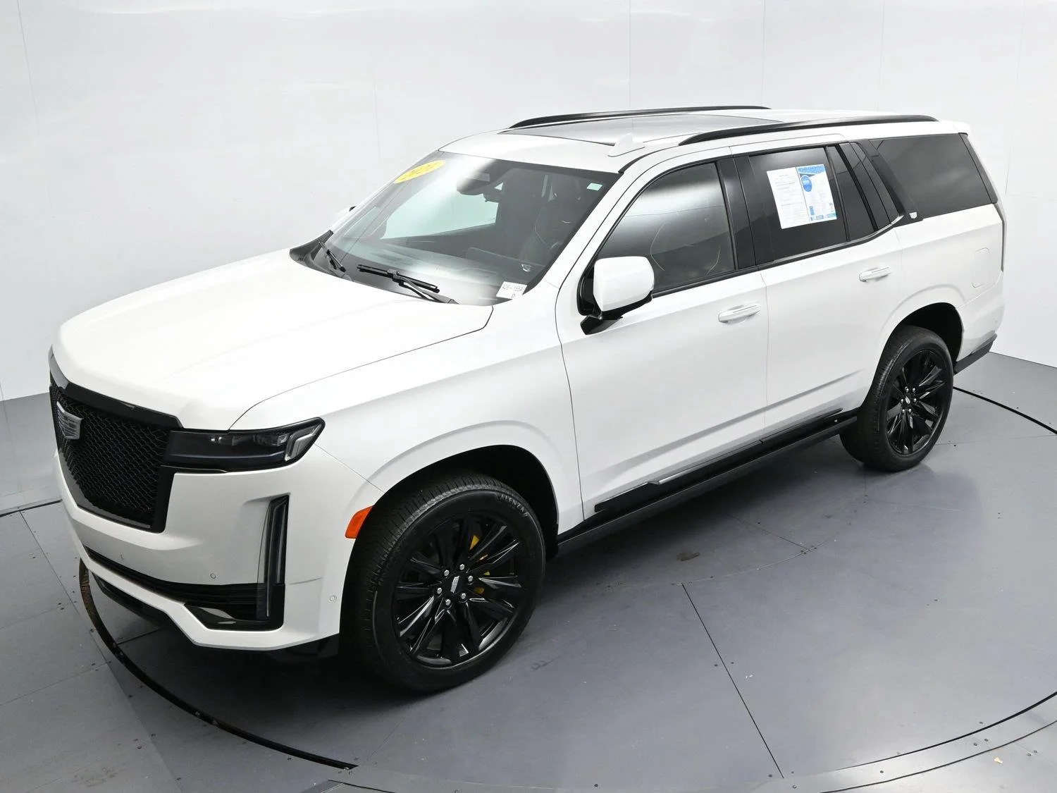 Used 2021 CRYSTAL WHITE TRICOAT Cadillac Sport Platinum image 49