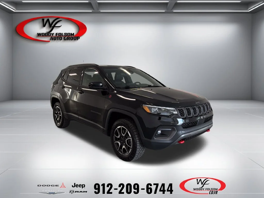 Used 2025 Black Jeep Trailhawk image 1
