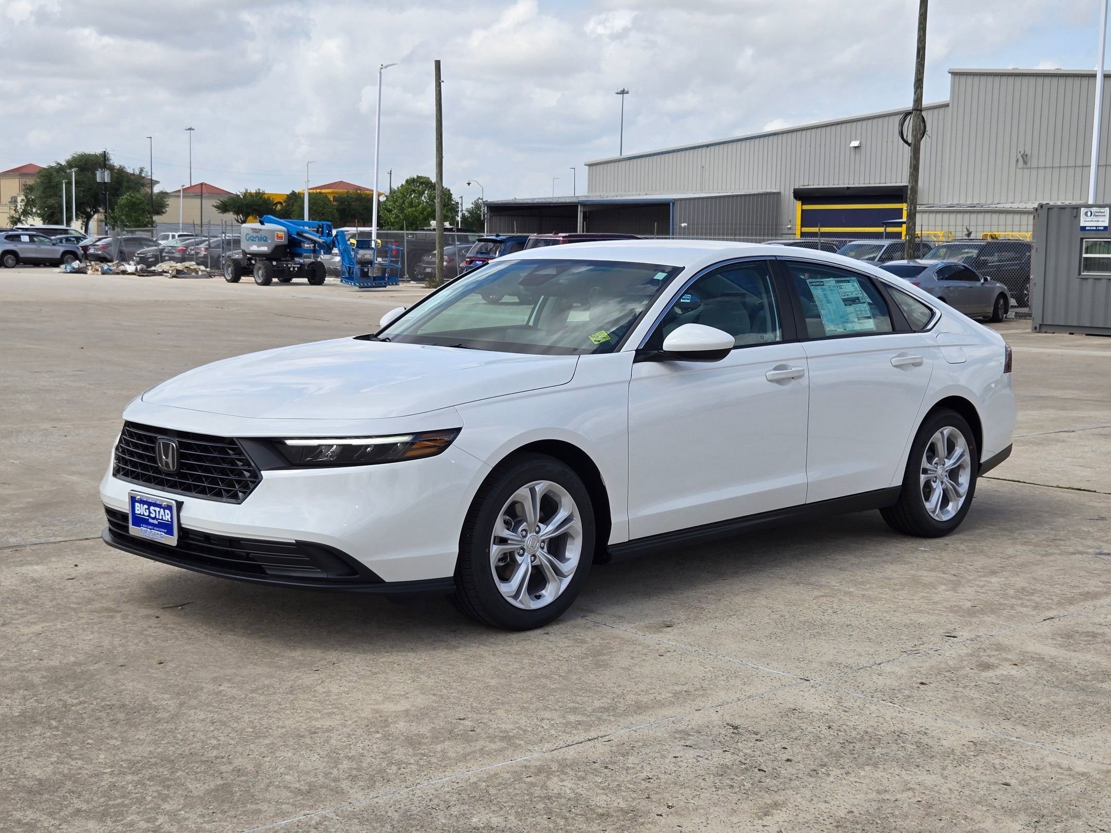 New 2026 Platinum White Pearl Honda LX image 8