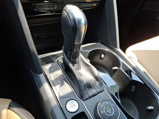2023 Volkswagen Atlas Cross Sport SE w/Tech - Photo 14