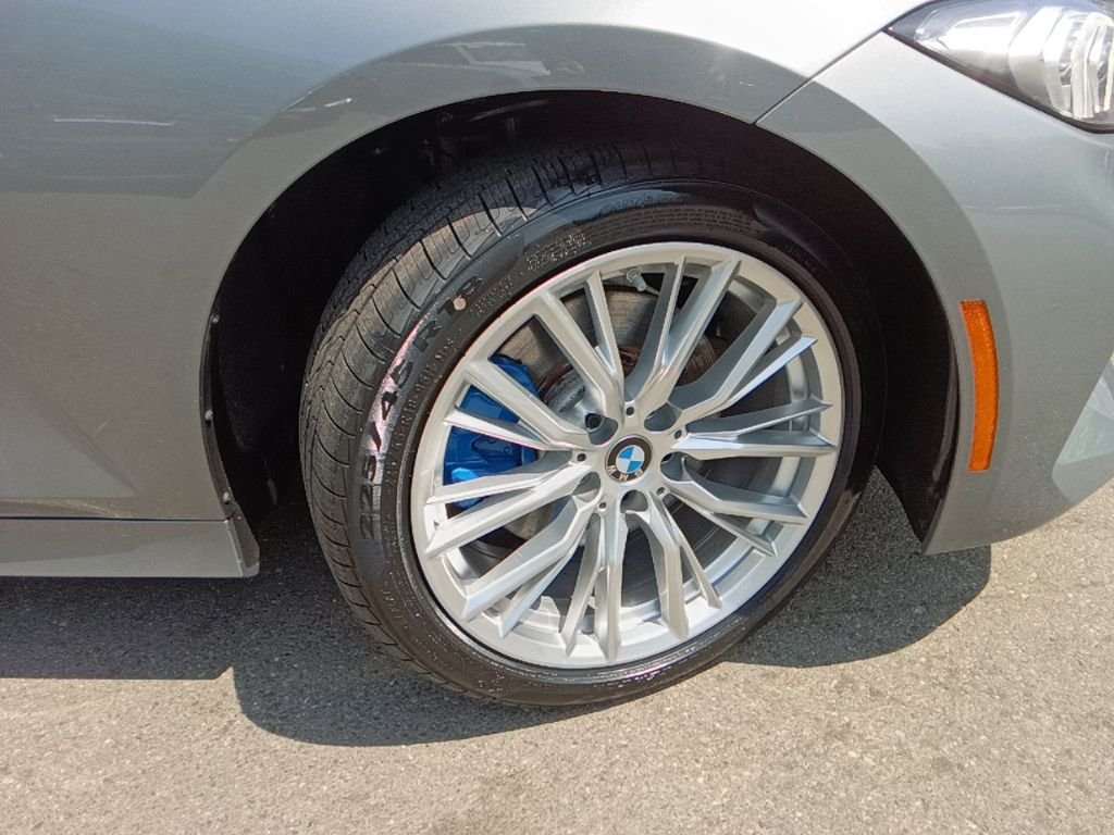 Used 2023 Skyscraper Grey Metallic BMW 330i xDrive image 33