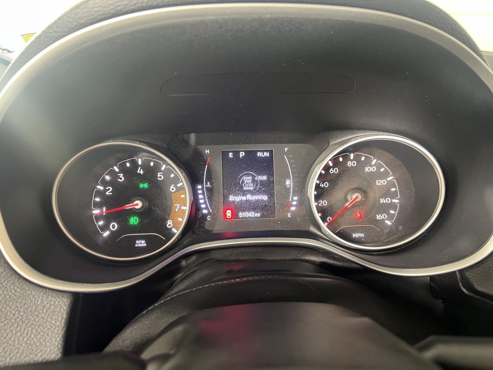 Used 2020 White Clearcoat Jeep Latitude image 20