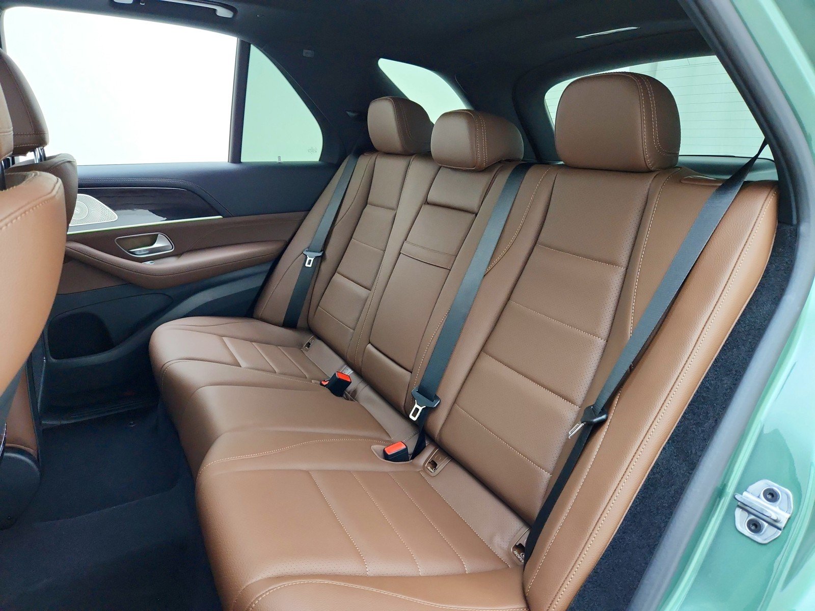 New 2026 MANUFAKTUR Ireland Mid Green Metallic Mercedes-Benz GLE 450 4MATIC® SUV image 18