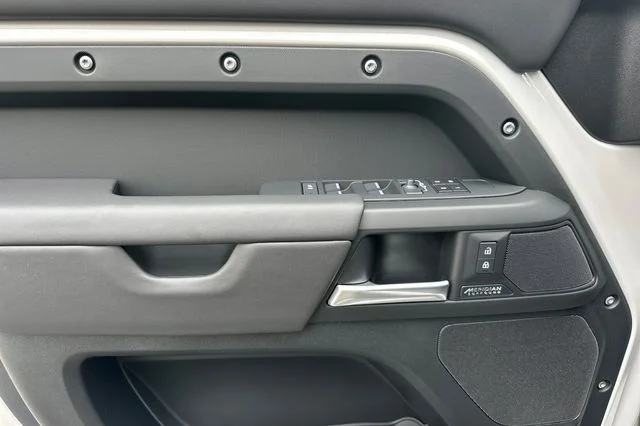 New 2026 Borasco Grey Land Rover X-Dynamic SE image 10