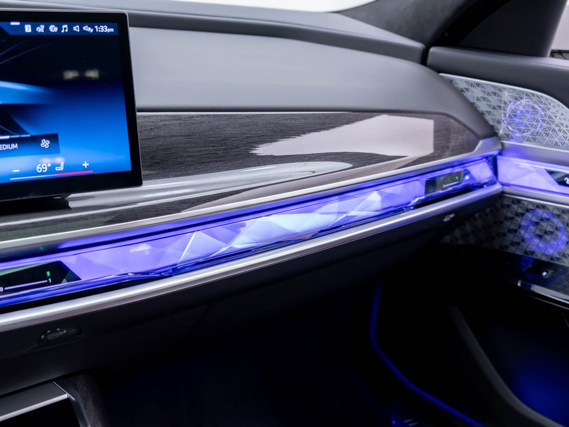 New 2026 Alpine White BMW 760i xDrive image 31