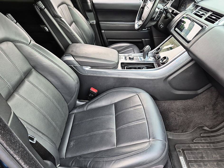 Used 2021  Land Rover HSE Dynamic image 35