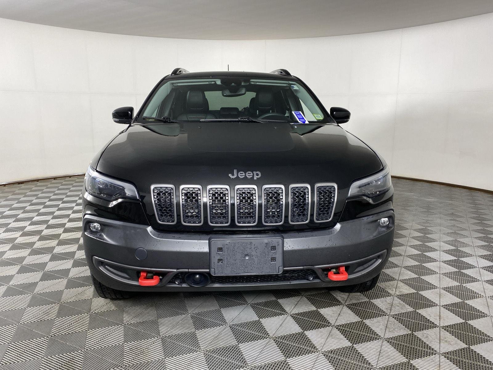 Used 2022 Diamond Black Crystal Pearlcoat Jeep Trailhawk image 2