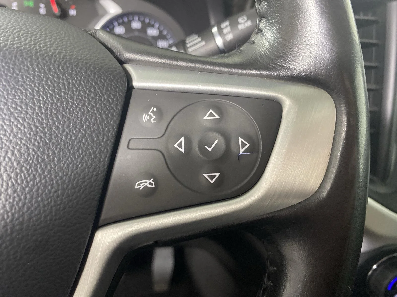 Used 2019 Smokey Quartz Metallic GMC SLT image 17