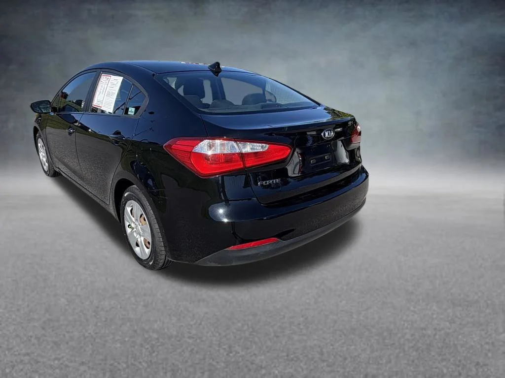 Used 2016 Black Kia LX image 3