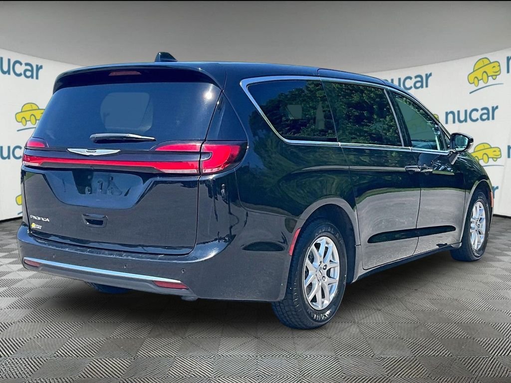Used 2024 Black Chrysler Touring L image 6