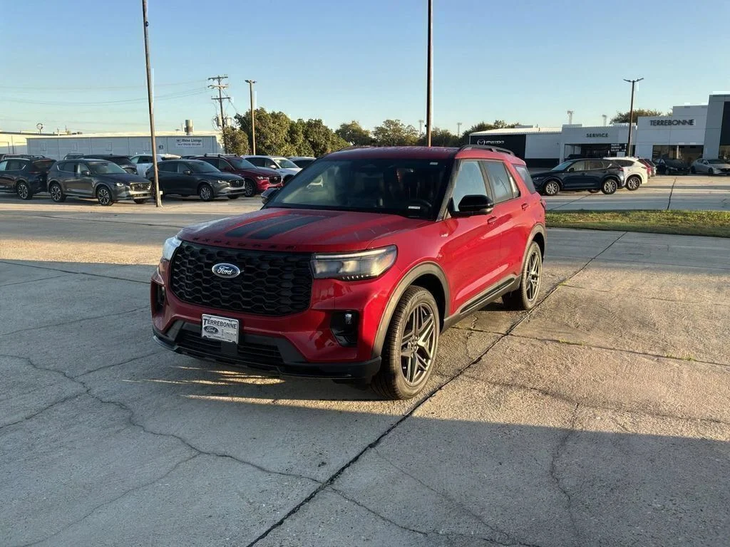 New 2026 Rapid Red Metallic Tinted Clearcoat Ford ST-Line image 10