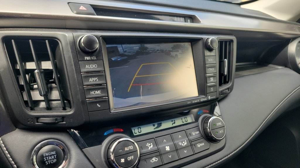2017 Toyota RAV4 XLE - Photo 18