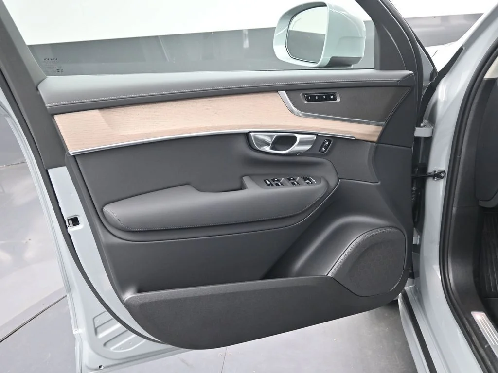 New 2026 Vapour Grey Volvo Core image 11
