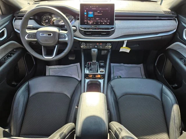 Used 2024 White Jeep Latitude image 15