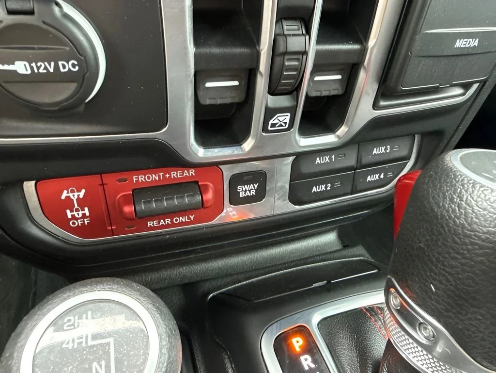 Used 2019  Jeep Rubicon image 21