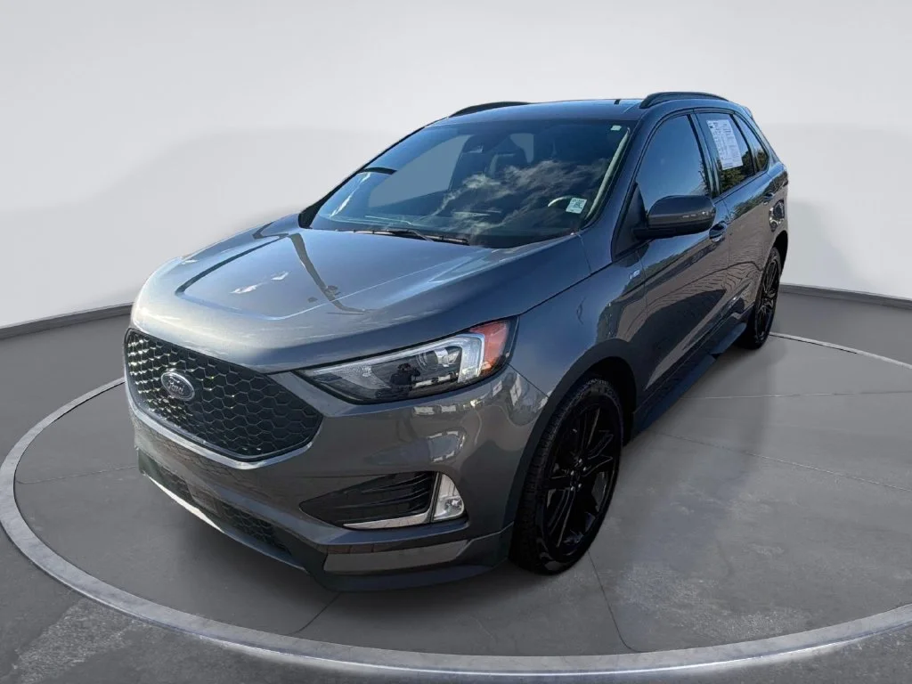 Used 2023 Gray Ford ST Line image 3