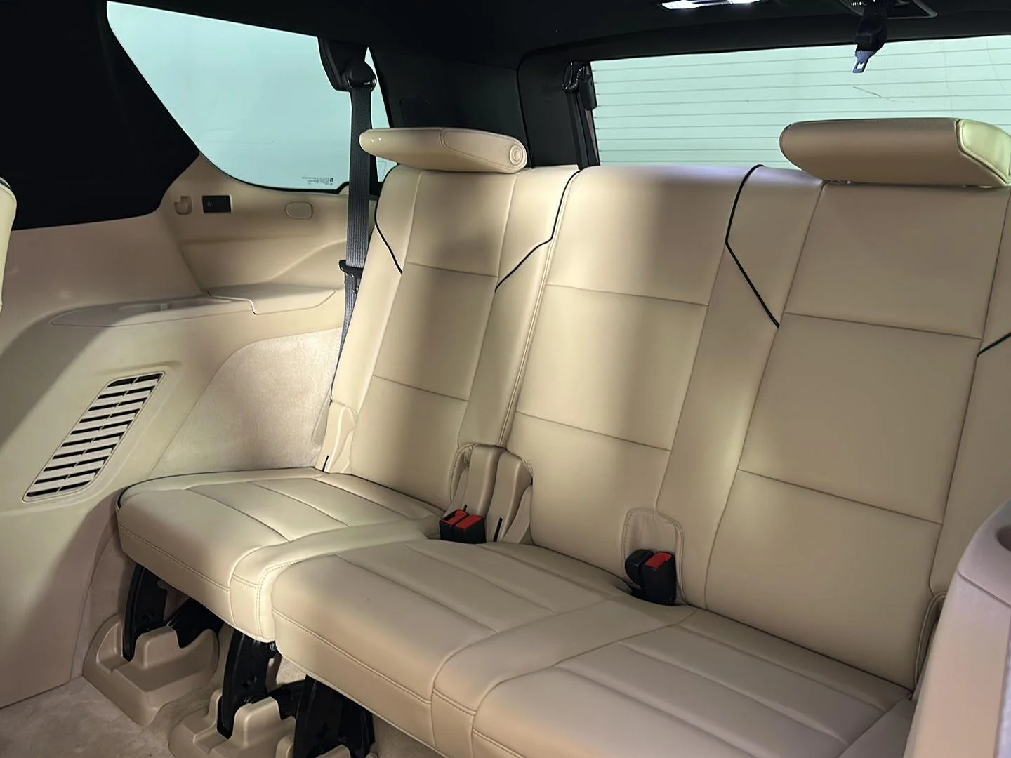 Used 2021 Sandstone Metallic Cadillac Premium Luxury image 29